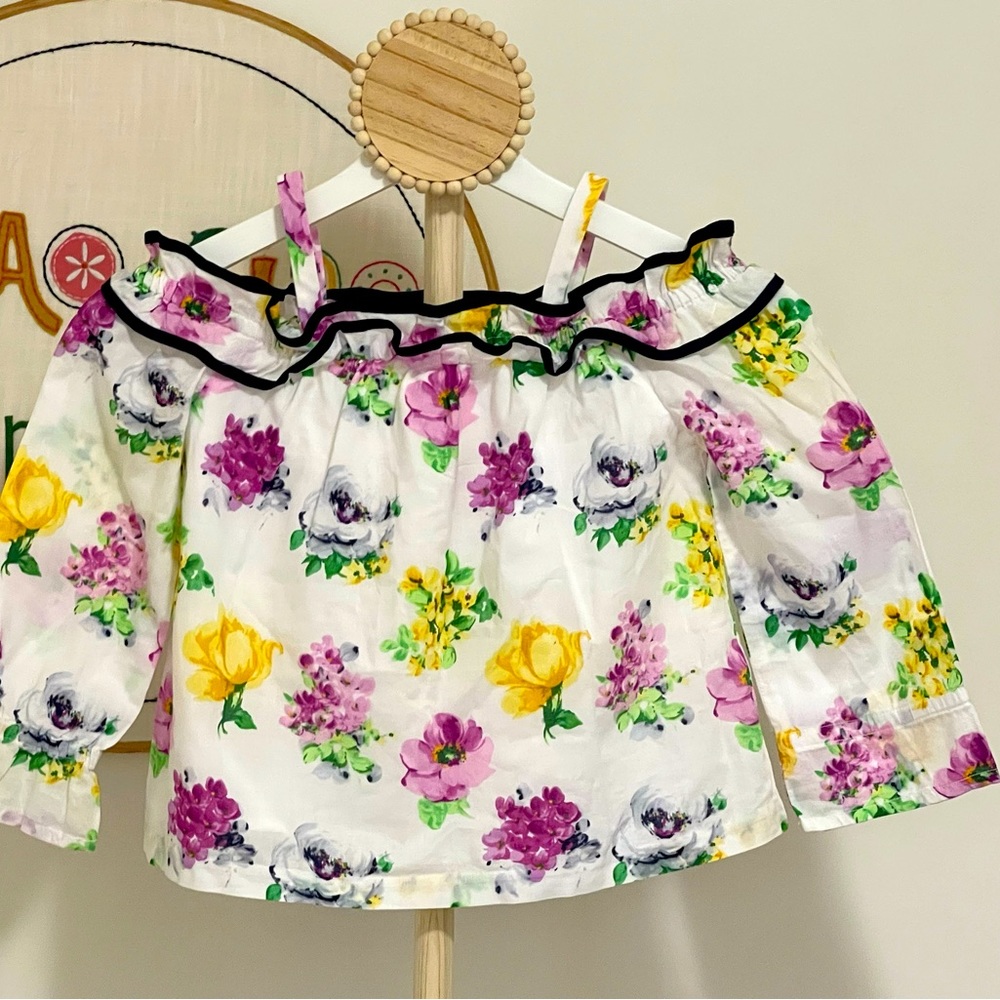 Janie and Jack off shoulder shirt for girls . Gently used. Size5